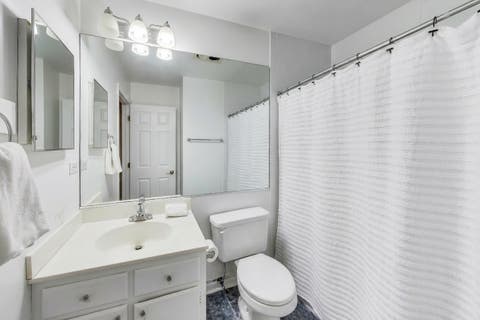 Tiny photo for 701 W Huntington Commons Road #418, Mount Prospect, IL 60056 (MLS # 12663525)