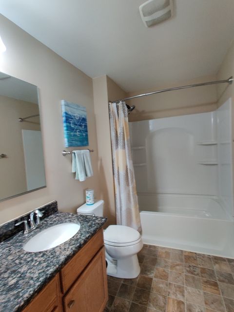 Tiny photo for 2375 Kelsey Court, Lindenhurst, IL 60046 (MLS # 12595314)