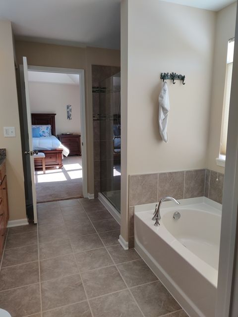 Tiny photo for 2375 Kelsey Court, Lindenhurst, IL 60046 (MLS # 12595314)