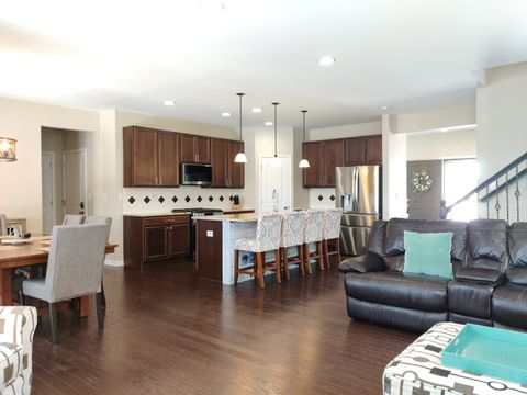 Tiny photo for 2375 Kelsey Court, Lindenhurst, IL 60046 (MLS # 12595314)