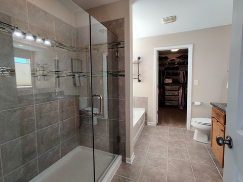 Tiny photo for 2375 Kelsey Court, Lindenhurst, IL 60046 (MLS # 12595314)