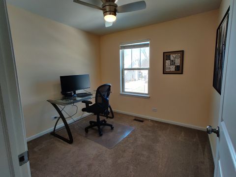 Tiny photo for 2375 Kelsey Court, Lindenhurst, IL 60046 (MLS # 12595314)