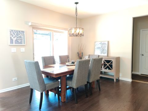 Tiny photo for 2375 Kelsey Court, Lindenhurst, IL 60046 (MLS # 12595314)