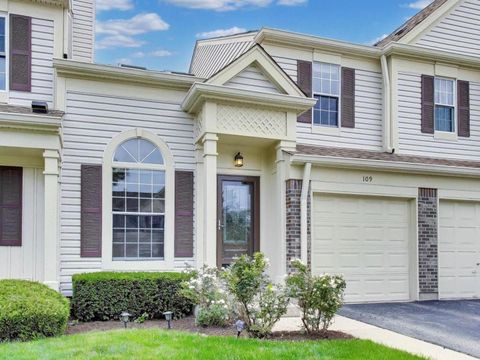 Photo of 109 PEACH TREE Lane, Westmont, IL 60559 (MLS # 12692294)