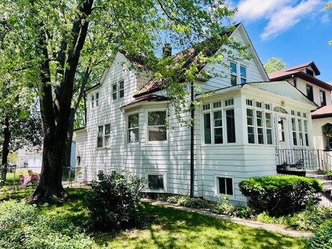 Photo of 1320 Oak Park Avenue, Berwyn, IL 60402 (MLS # 12396415)