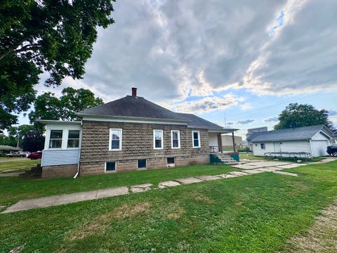 Tiny photo for 200 Jefferson Street, Henry, IL 61537 (MLS # 12714907)