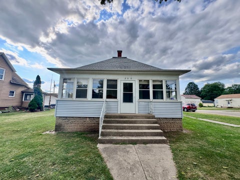 Photo of 200 Jefferson Street, Henry, IL 61537 (MLS # 12714907)