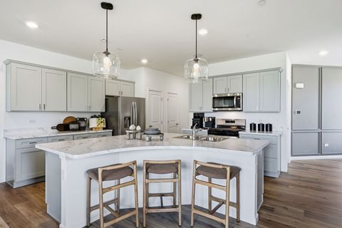 Tiny photo for 1992 Leiter Way #14004, Hoffman Estates, IL 60169 (MLS # 12594404)