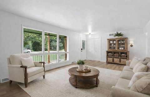 Tiny photo for 23 Oak Lawn Avenue, Yorkville, IL 60560 (MLS # 12525409)
