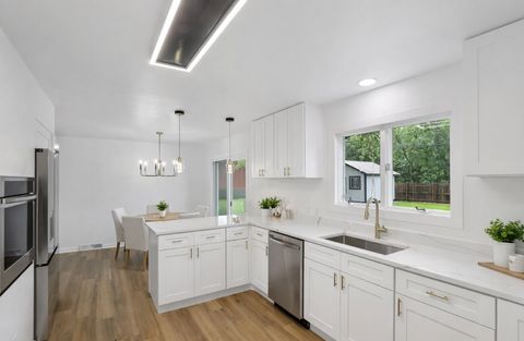 Tiny photo for 23 Oak Lawn Avenue, Yorkville, IL 60560 (MLS # 12525409)