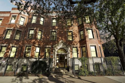 4953 S Michigan Avenue 7 Chicago IL 60615
