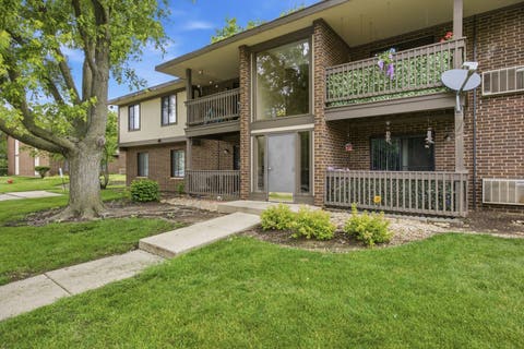 Tiny photo for 572 Somerset Lane #2, Crystal Lake, IL 60014 (MLS # 12686193)