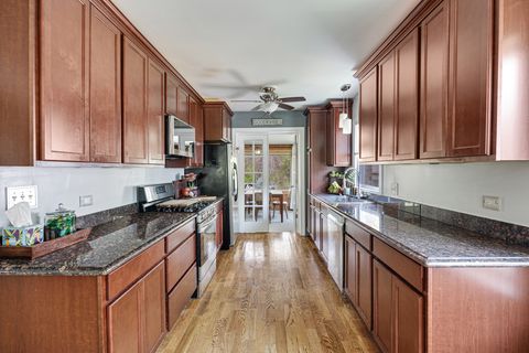 Tiny photo for 1020 Dean Street, St. Charles, IL 60174 (MLS # 12625321)