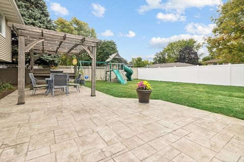 Tiny photo for 605 Edgebrook Drive, Shorewood, IL 60404 (MLS # 12502683)