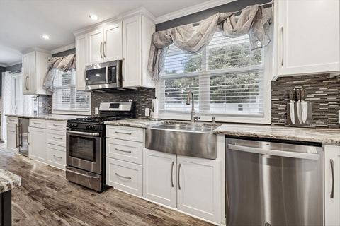 Tiny photo for 605 Edgebrook Drive, Shorewood, IL 60404 (MLS # 12502683)