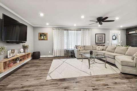 Tiny photo for 605 Edgebrook Drive, Shorewood, IL 60404 (MLS # 12502683)