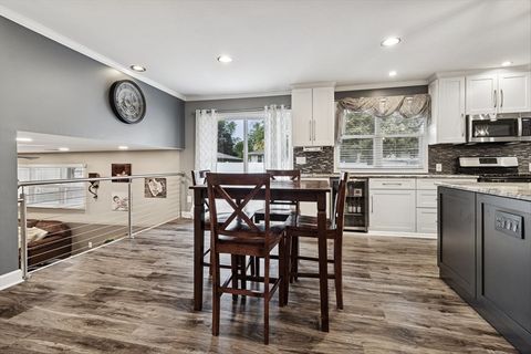 Tiny photo for 605 Edgebrook Drive, Shorewood, IL 60404 (MLS # 12502683)