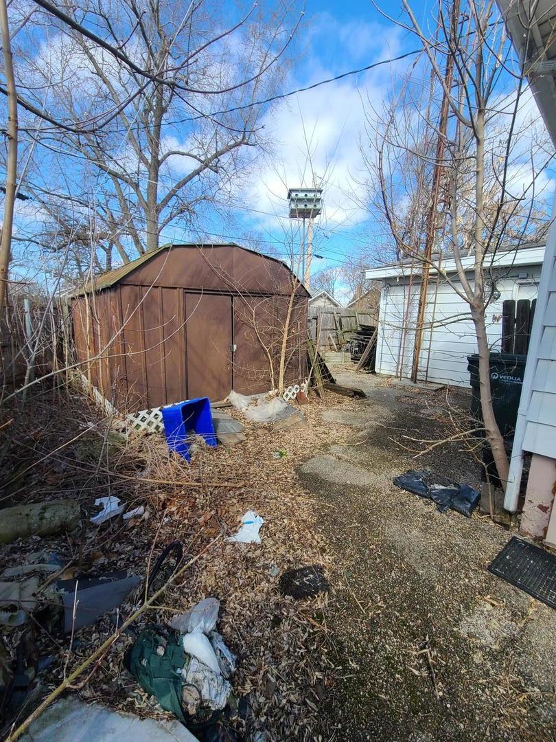 1834 Victoria Avenue