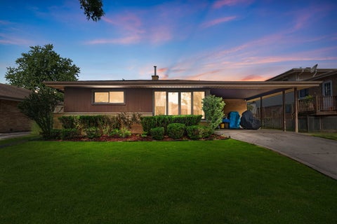 Tiny photo for 8948 Nashville Avenue, Morton Grove, IL 60053 (MLS # 12698169)