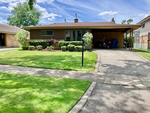 Photo of 8948 Nashville Avenue, Morton Grove, IL 60053 (MLS # 12698169)