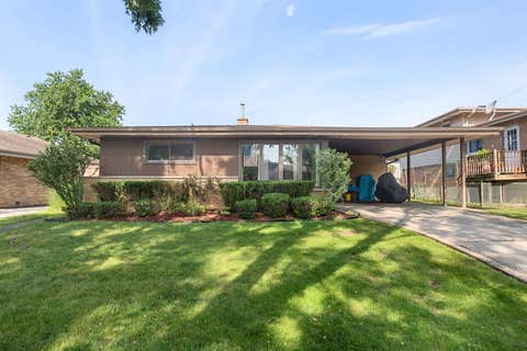 Tiny photo for 8948 Nashville Avenue, Morton Grove, IL 60053 (MLS # 12698169)