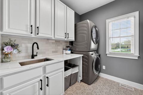 Tiny photo for 39W480 Abbey Glen Court, St. Charles, IL 60175 (MLS # 12622513)