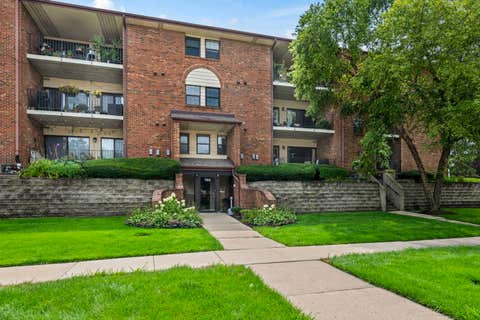 Tiny photo for 780 Weidner Road #105, Buffalo Grove, IL 60089 (MLS # 12723306)