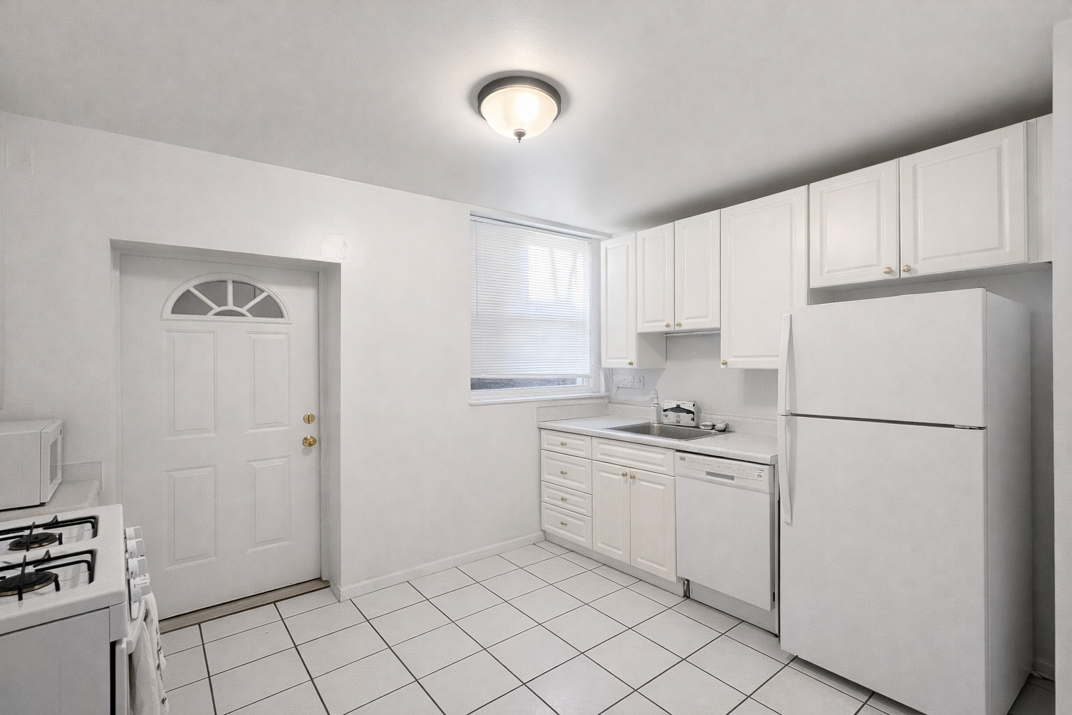 6420 N Newgard Avenue 1E