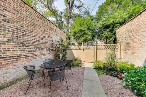 Tiny photo for 2322 W Farwell Avenue #1W, Chicago, IL 60645 (MLS # 12508557)