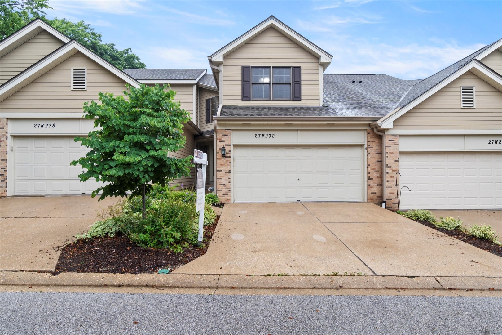 View Winfield, IL 60190 townhome