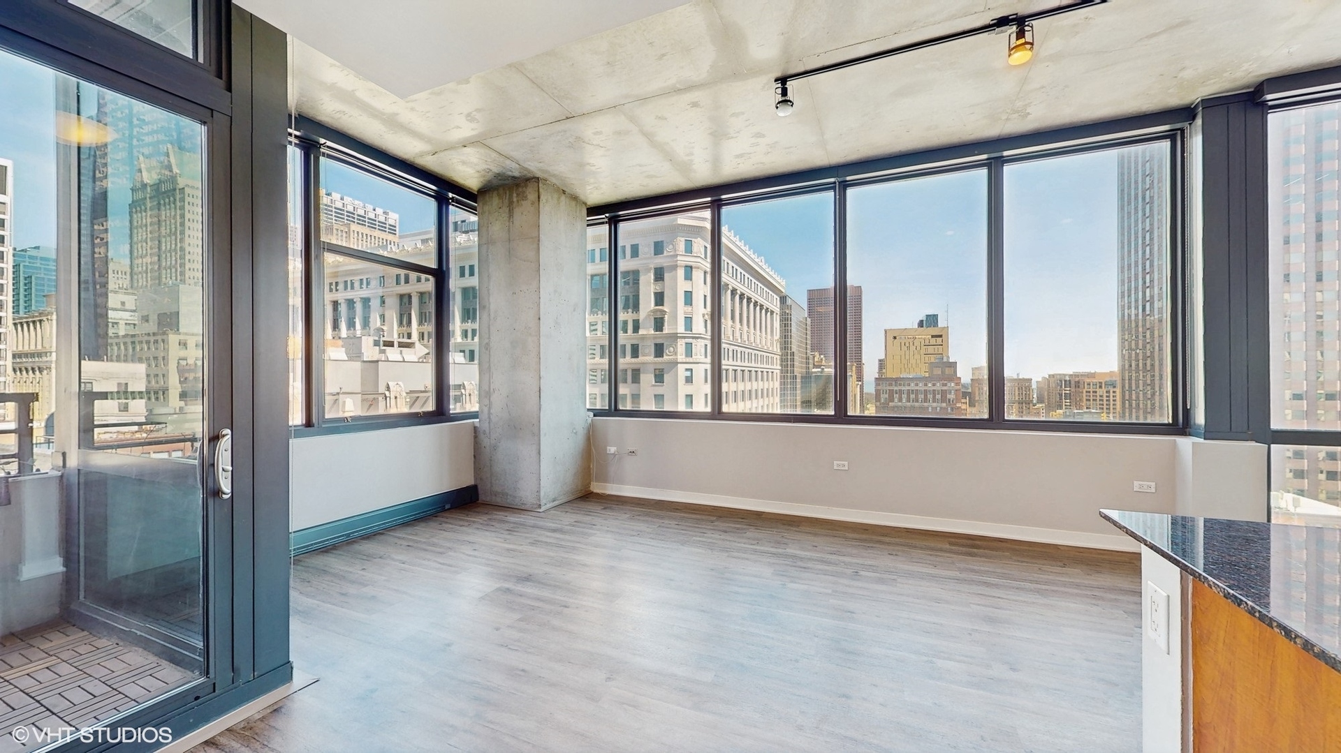 235 W Van Buren Street 2101
