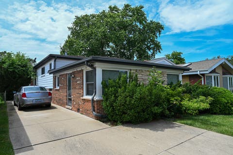 Photo of 1322 S Arlington Heights Road, Arlington Heights, IL 60005 (MLS # 12703651)
