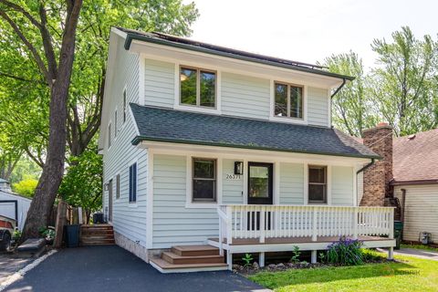 26371 N ELMWOOD Avenue Mundelein IL 60060