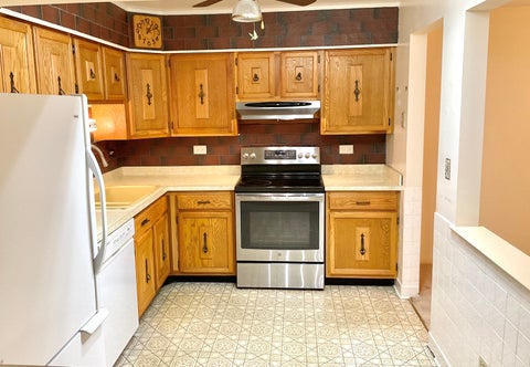 Tiny photo for 200 S Dee Road #1A, Park Ridge, IL 60068 (MLS # 12772610)