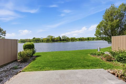 Tiny photo for 670 Versailles Circle #D, Elk Grove Village, IL 60007 (MLS # 12622627)