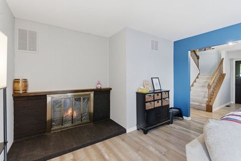 Tiny photo for 670 Versailles Circle #D, Elk Grove Village, IL 60007 (MLS # 12622627)