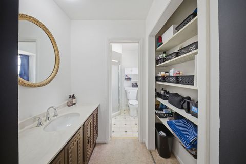 Tiny photo for 670 Versailles Circle #D, Elk Grove Village, IL 60007 (MLS # 12622627)