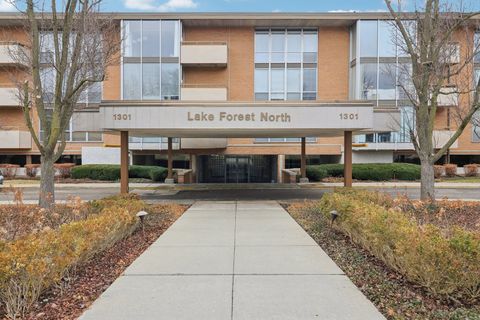 Tiny photo for 1301 N Western Avenue #307, Lake Forest, IL 60045 (MLS # 12575161)