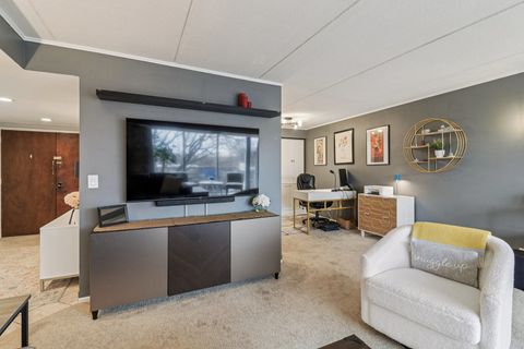 Tiny photo for 1301 N Western Avenue #307, Lake Forest, IL 60045 (MLS # 12575161)