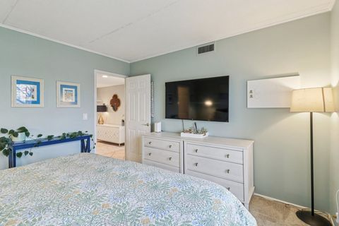 Tiny photo for 1301 N Western Avenue #307, Lake Forest, IL 60045 (MLS # 12575161)