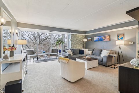 Tiny photo for 1301 N Western Avenue #307, Lake Forest, IL 60045 (MLS # 12575161)