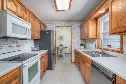 Tiny photo for 2523 Belle Avenue, Davenport, IA 52803 (MLS # 12708493)