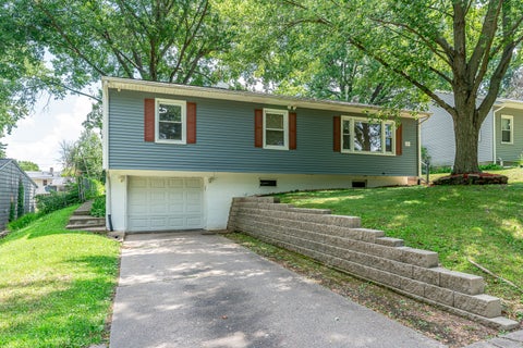 Photo of 2523 Belle Avenue, Davenport, IA 52803 (MLS # 12708493)