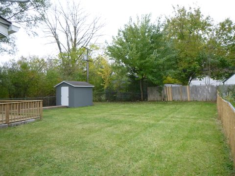 Tiny photo for 305 Four Winds Way, Carpentersville, IL 60110 (MLS # 12500109)
