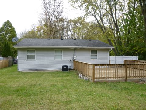 Tiny photo for 305 Four Winds Way, Carpentersville, IL 60110 (MLS # 12500109)