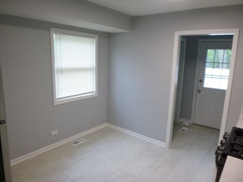 Tiny photo for 305 Four Winds Way, Carpentersville, IL 60110 (MLS # 12500109)