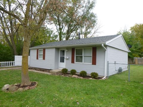 Tiny photo for 305 Four Winds Way, Carpentersville, IL 60110 (MLS # 12500109)