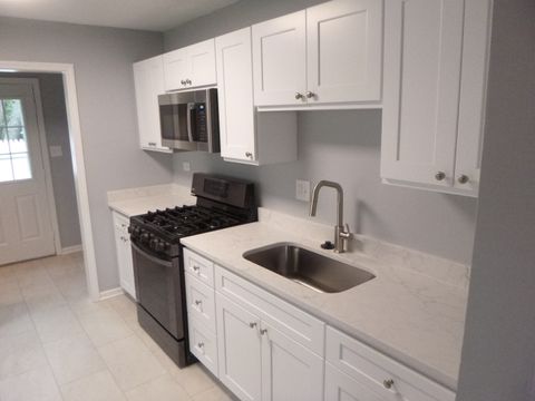 Tiny photo for 305 Four Winds Way, Carpentersville, IL 60110 (MLS # 12500109)