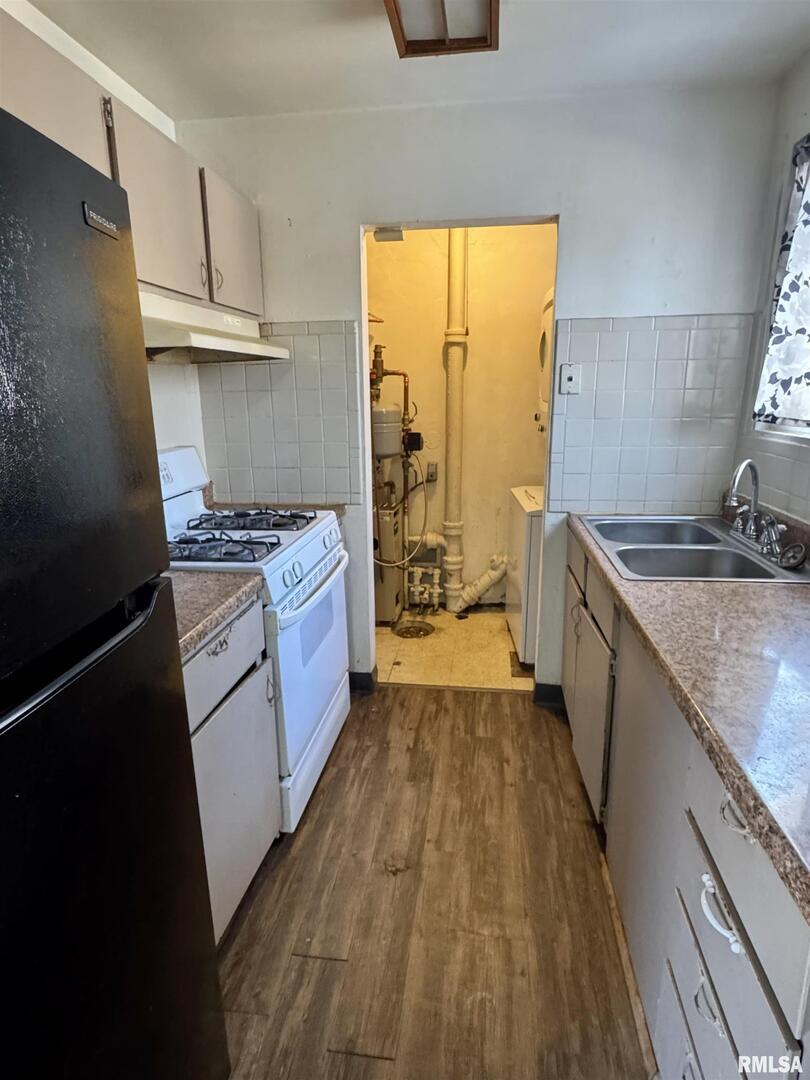 902 39TH Street Court