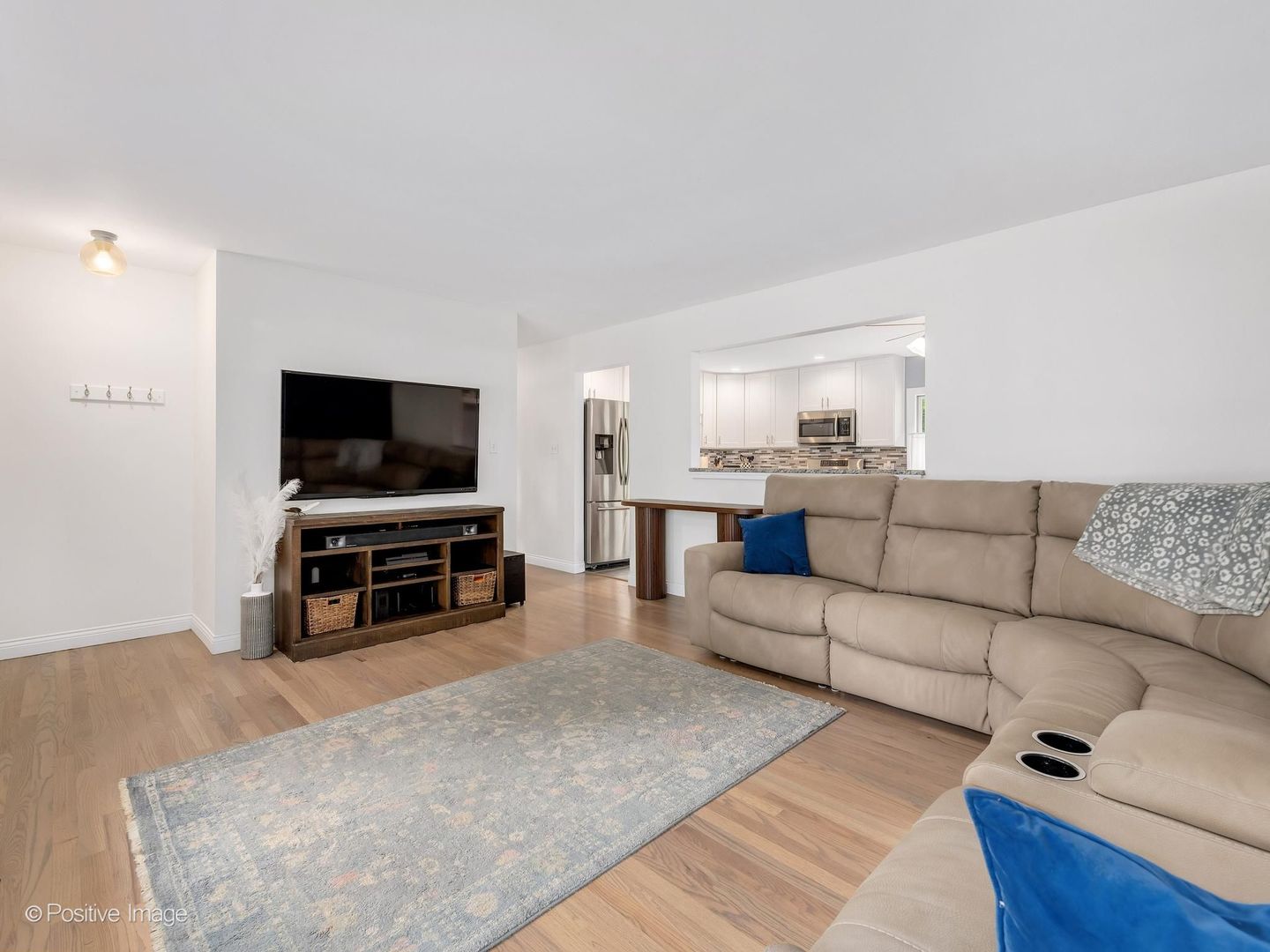 690 W Willow Glen